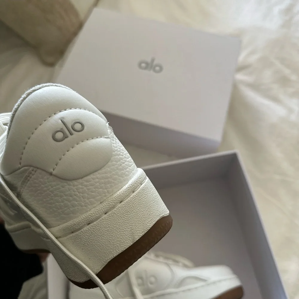 Alo Yoga Recover white gum sneakers